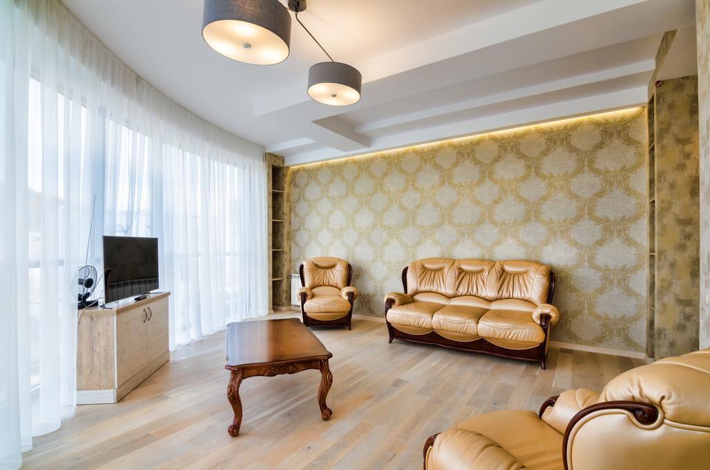 Leogrand Apartments Z Panoramoyu Lvova Dış mekan fotoğraf